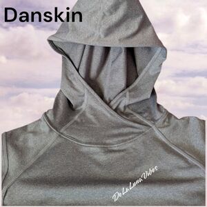 Danskin Medium NWOT Activewear Soft Grey Hoodie with long sleeves Thumb Access.